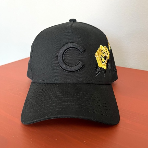 New Era Chicago Cubs Gold Rose 9FOURTY Hat Black - Picture 2 of 9
